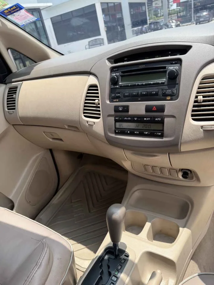 2008 Toyota Innova I 2