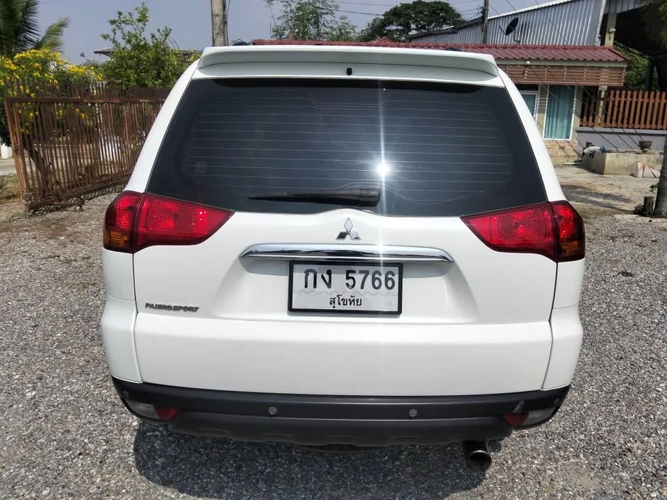 2012 Mitsubishi Pajero Sport II 2