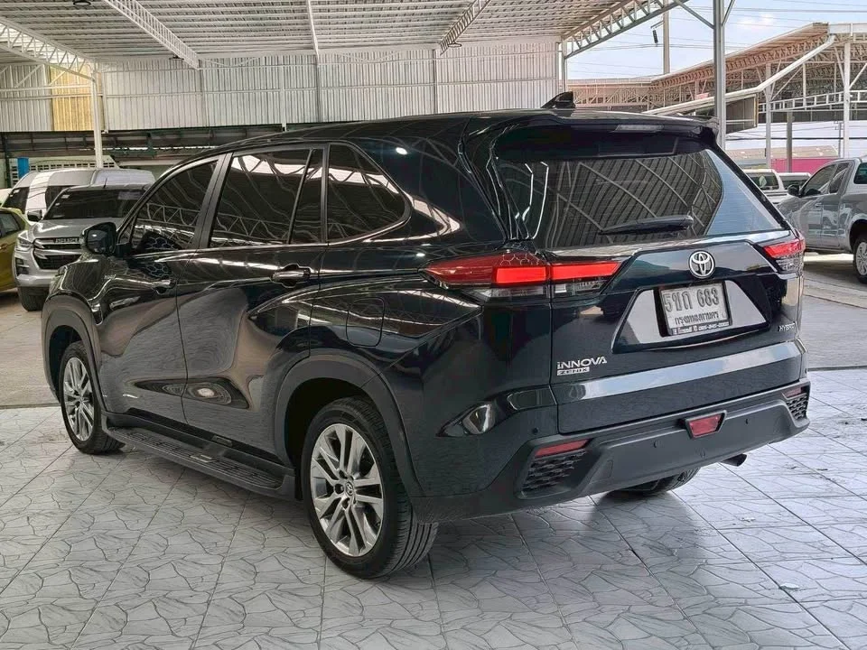 2024 Toyota Innova III 3
