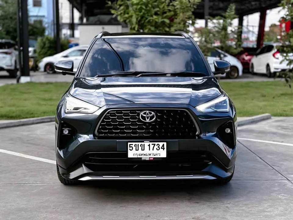 2024 Toyota Yaris Cross AC200 3