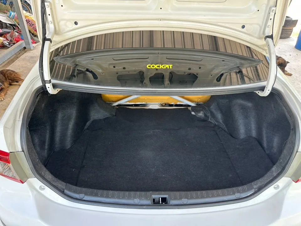 2011 Toyota Corolla Altis X (E140) 2