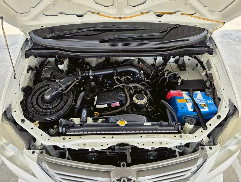 2013 Toyota Innova I 3