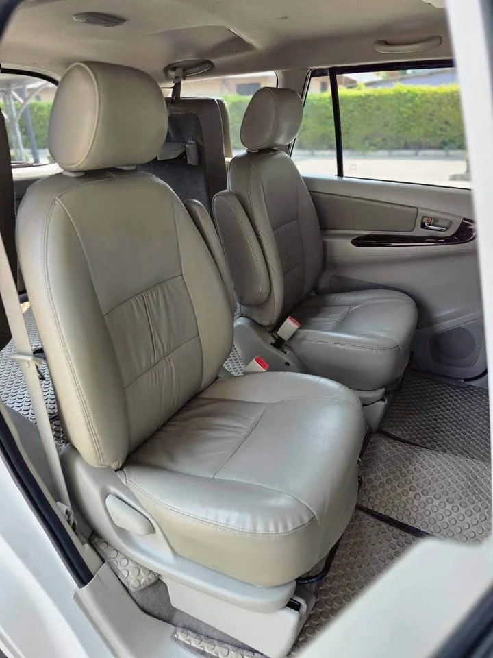 2013 Toyota Innova I 2