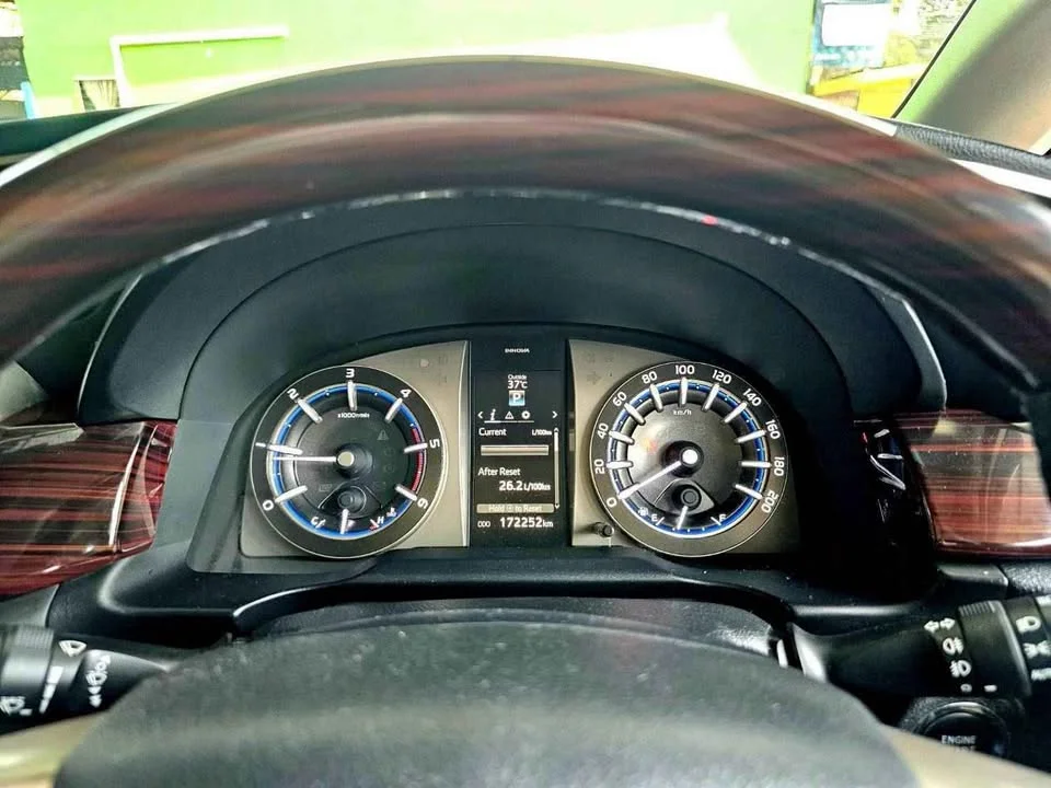 2017 Toyota Innova II 2