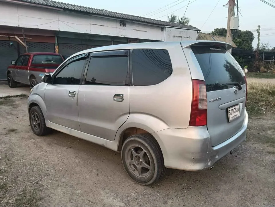 2005 Toyota Avanza I 2