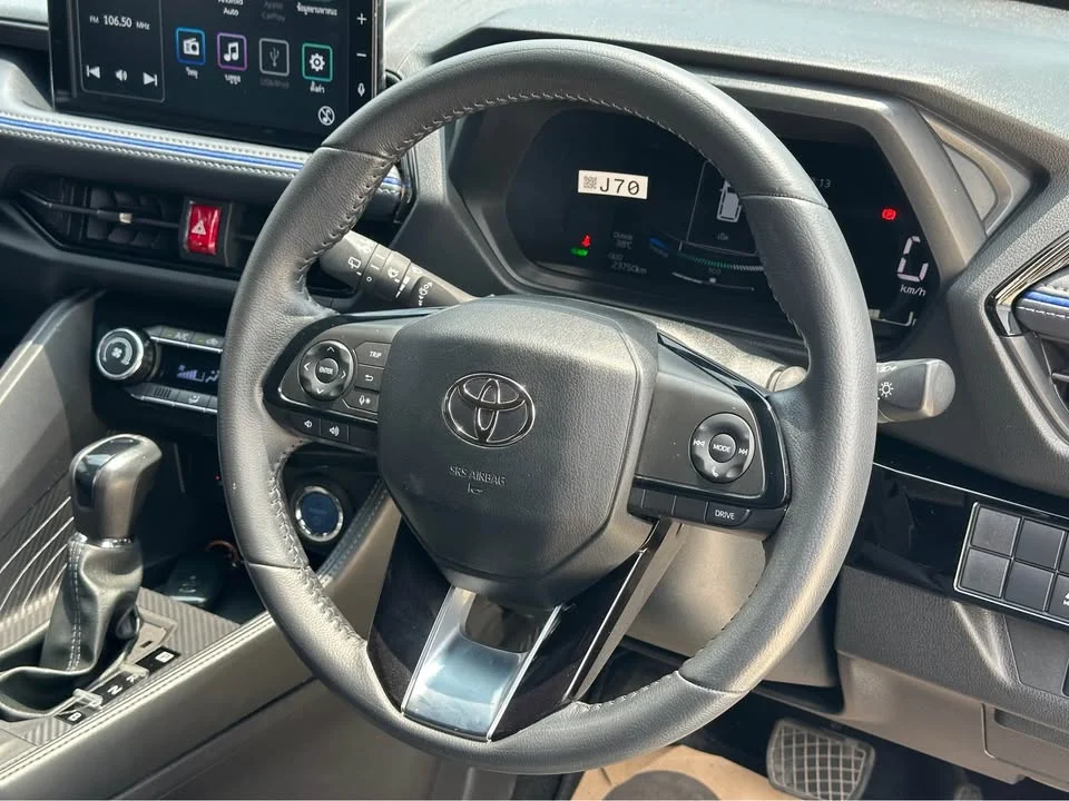 2024 Toyota Yaris Cross AC200 3