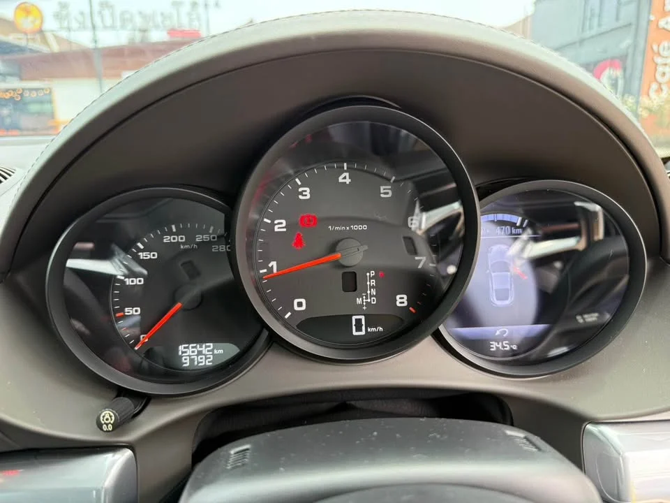 2017 Porsche 718 Boxster and Cayman IV 3