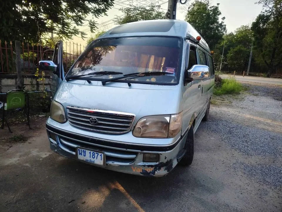 2004 Toyota Commuter IV (H100) 3