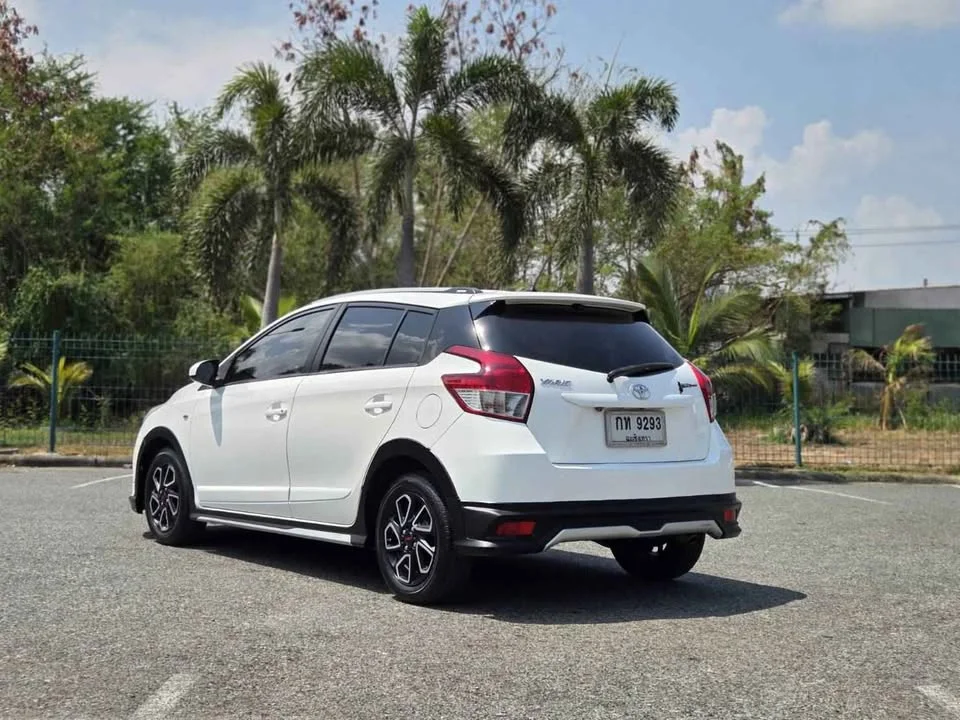 2016 Toyota Yaris III 3
