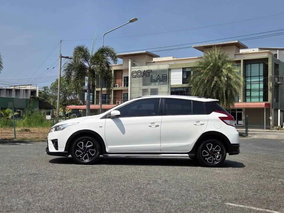 2016 Toyota Yaris III 2
