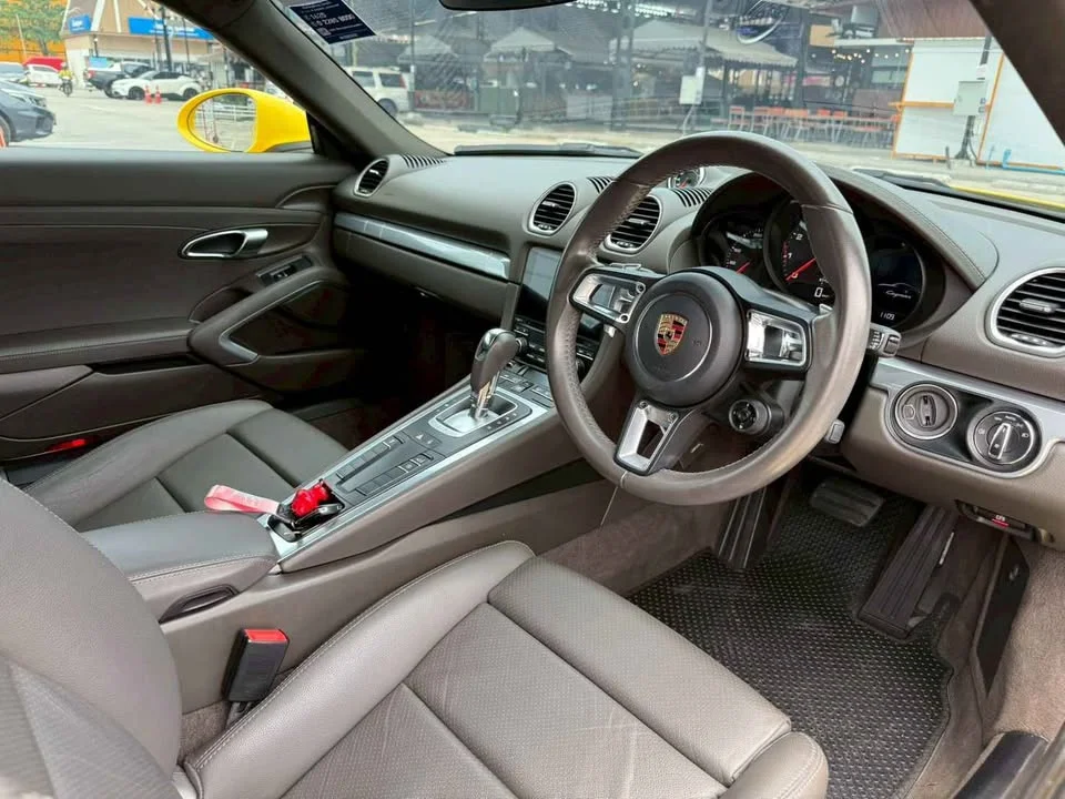2017 Porsche 718 Boxster and Cayman IV 2