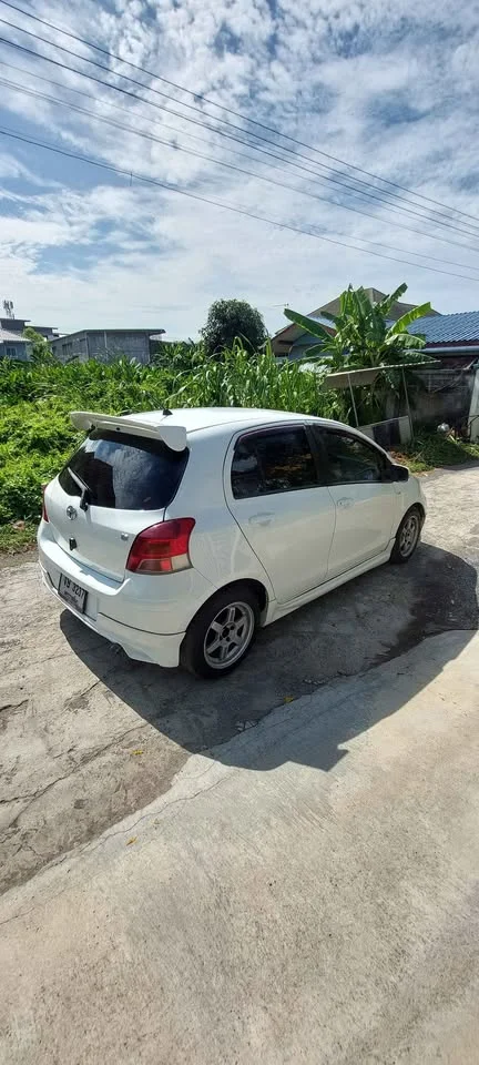 2011 Toyota Yaris II 3