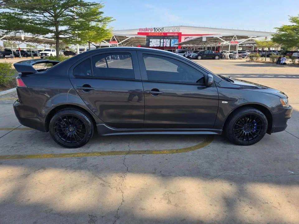 2009 Mitsubishi Lancer IX 2
