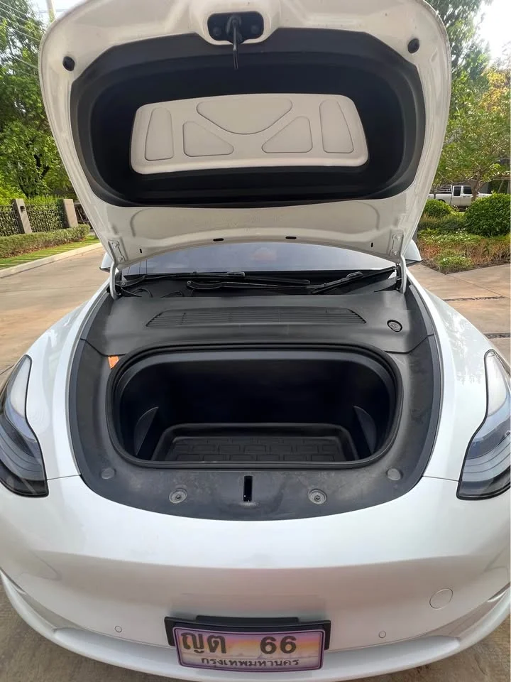 2023 Tesla Model Y 2