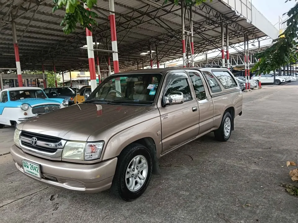 2004 Toyota Hilux Tiger VI 3