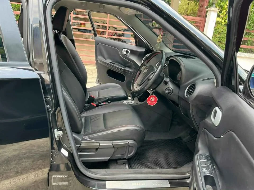 2016 MG 3 II 3