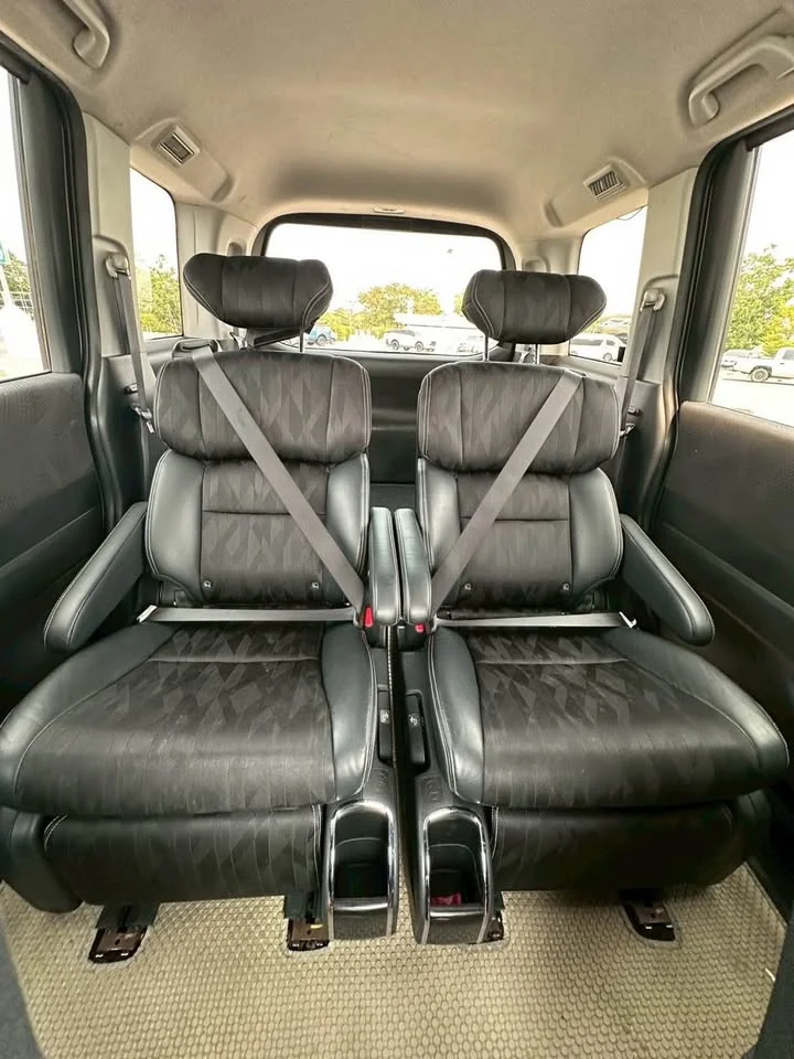 2012 Honda Stepwgn IV 2