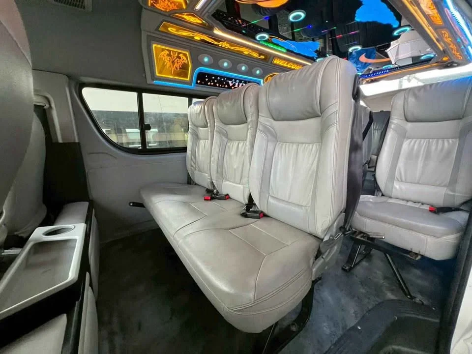 2011 Toyota Commuter V (H200) 2
