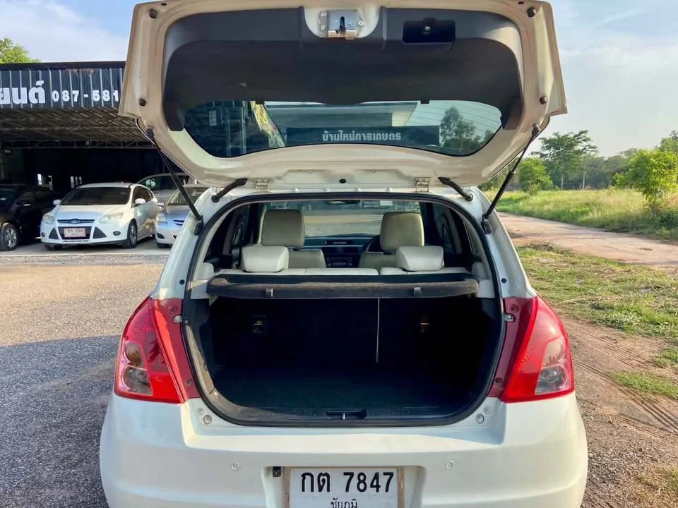 2011 Suzuki Swift I 3