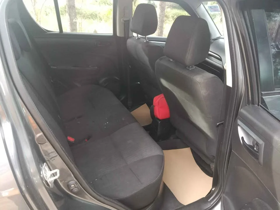 2013 Suzuki Swift II 3