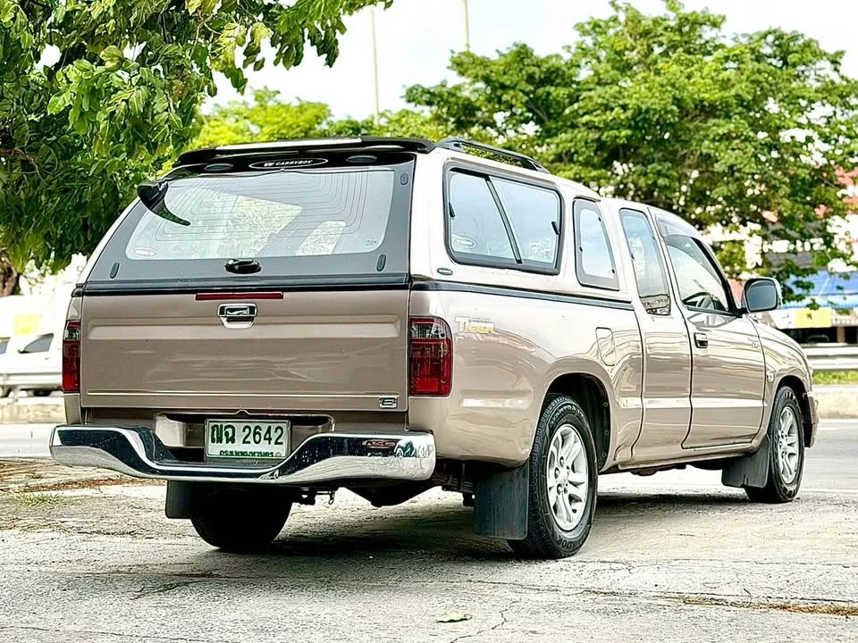 2004 Toyota Hilux Tiger VI 3