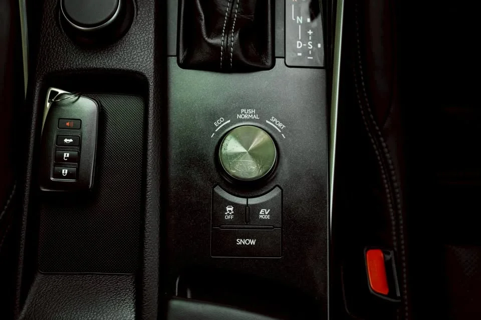 2016 Lexus IS III 2