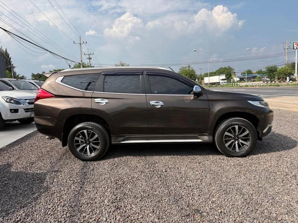2015 Mitsubishi Pajero Sport III 2