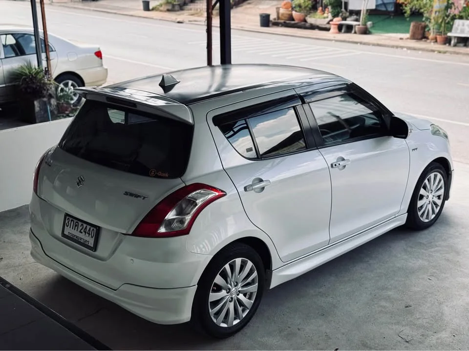 2014 Suzuki Swift II 3