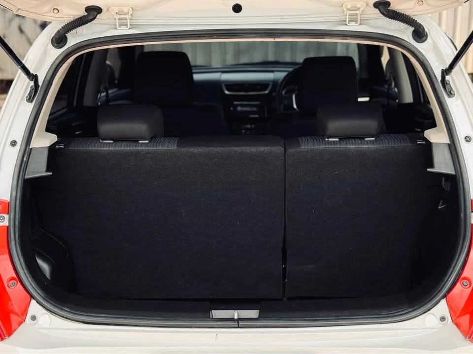 2014 Suzuki Swift II 2
