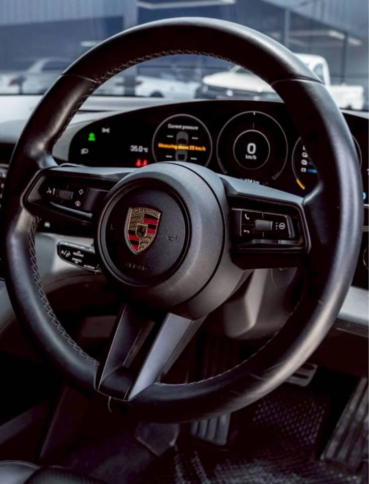 2021 Porsche Taycan 9J1 3