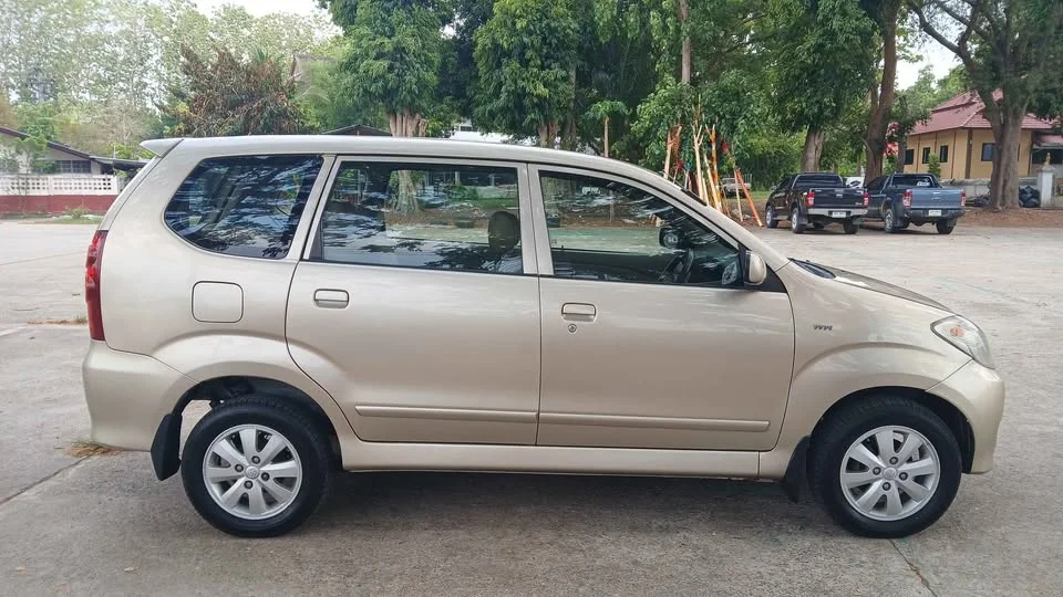 2010 Toyota Avanza I 2