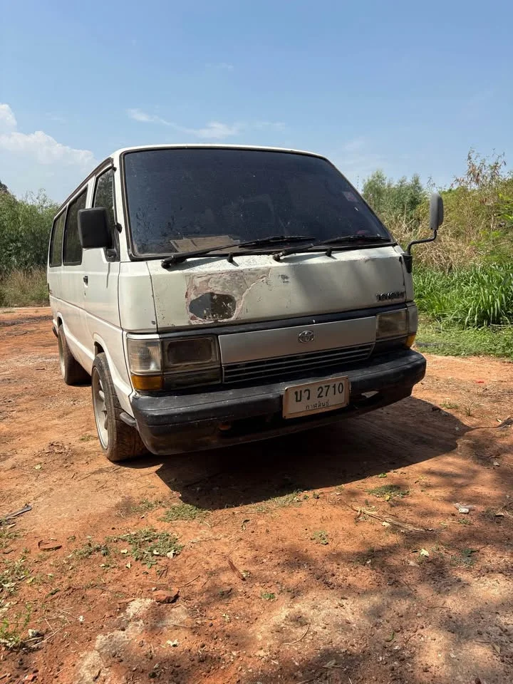 1989 Toyota Commuter III 3
