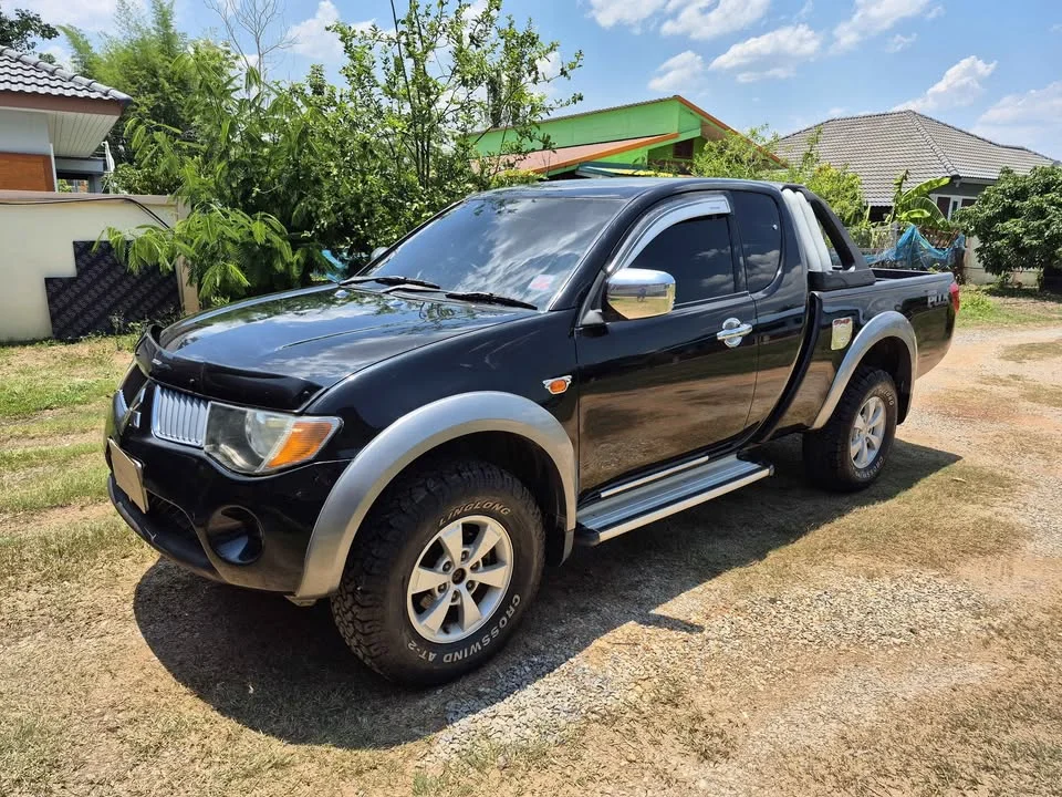 2551 Mitsubishi Triton IV 2