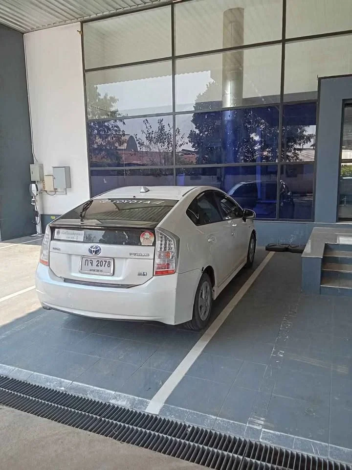 2012 Toyota Prius III 3