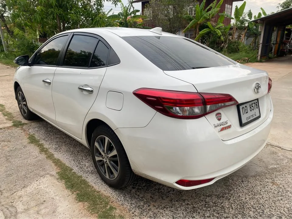 2020 Toyota Yaris ATIV III 3