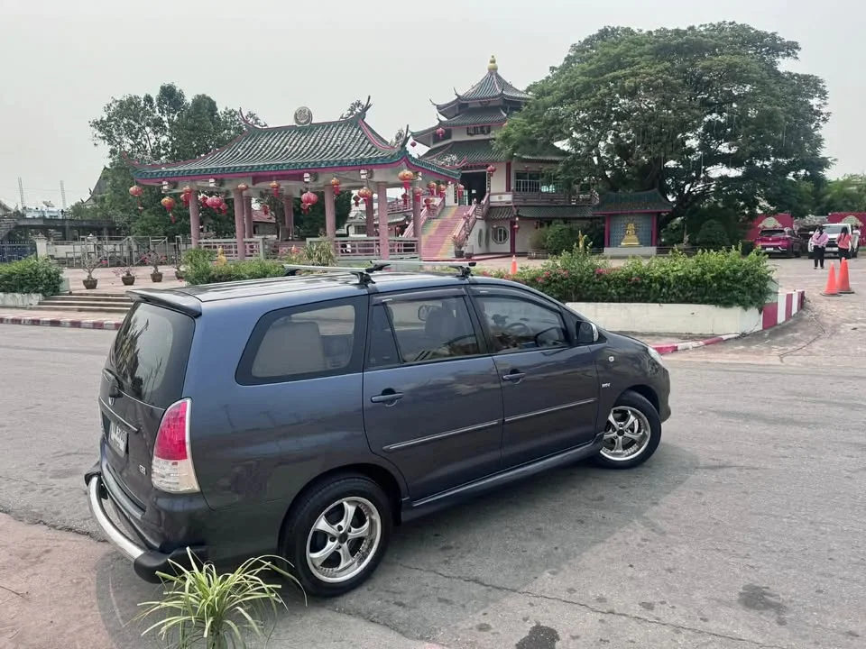 2010 Toyota Innova I 3