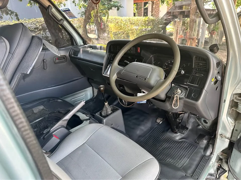 Toyota Commuter IV (H100) 3