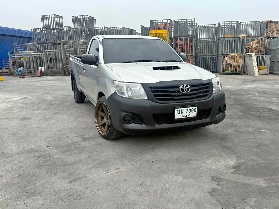2013 Toyota Hilux VII 2