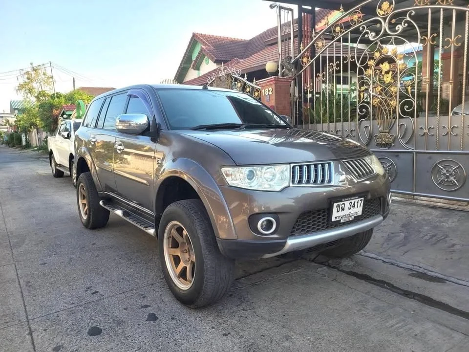 2012 Mitsubishi Pajero Sport II 2
