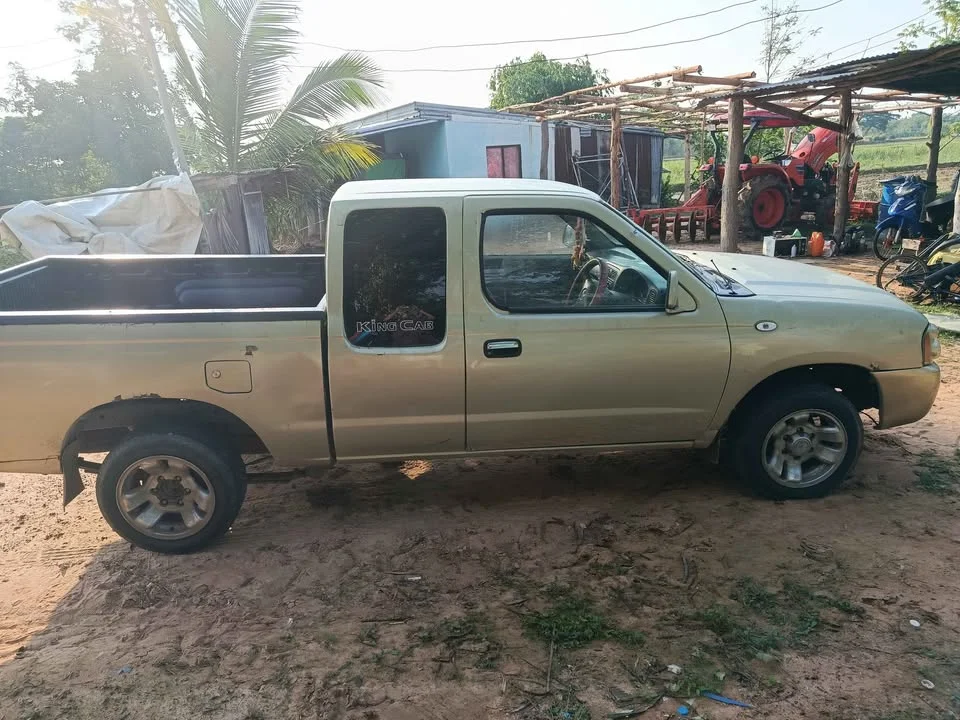 Nissan Frontier I 3