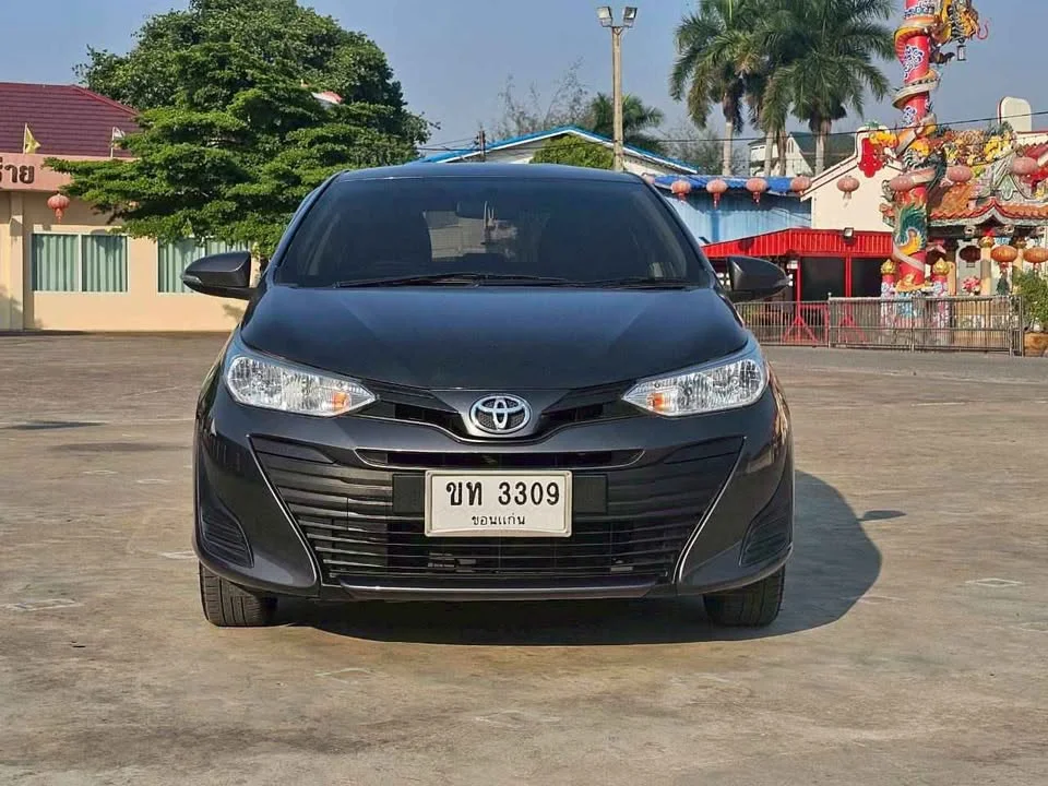 2017 Toyota Yaris ATIV III 2