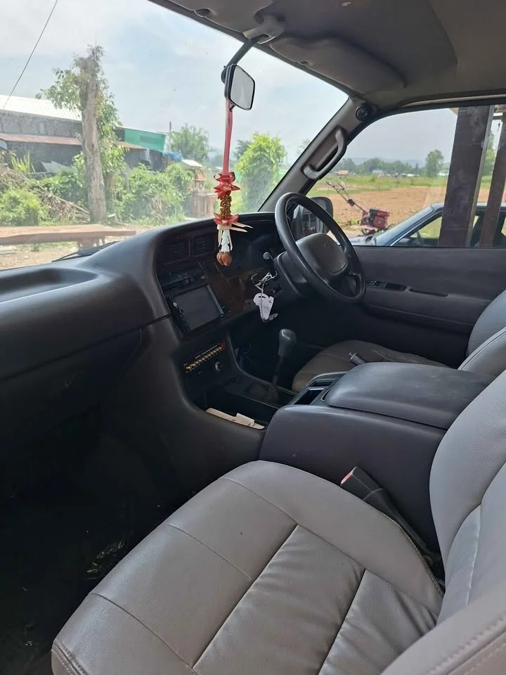 2001 Toyota Commuter IV (H100) 2