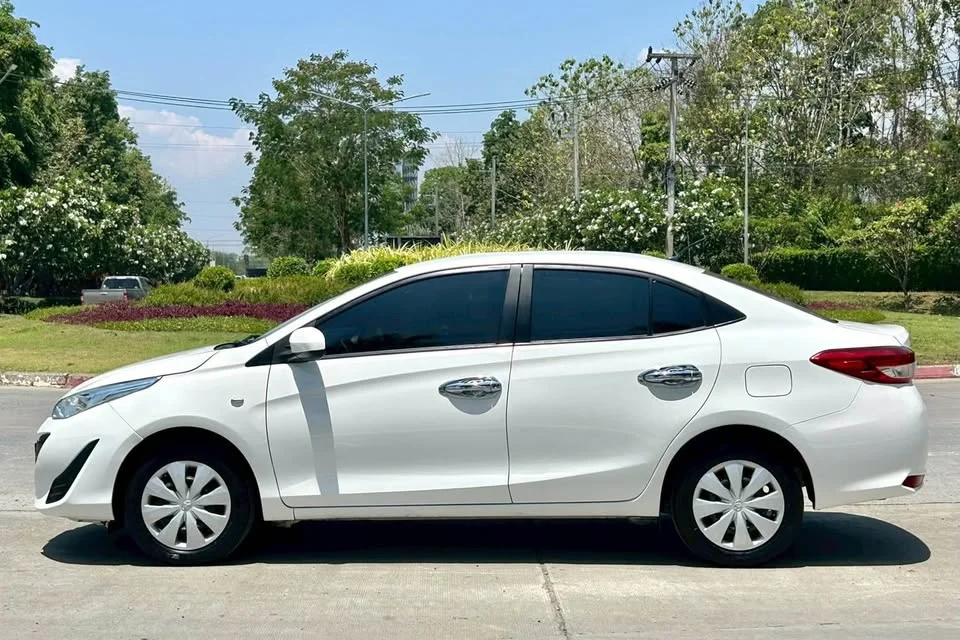 2017 Toyota Yaris ATIV III 3