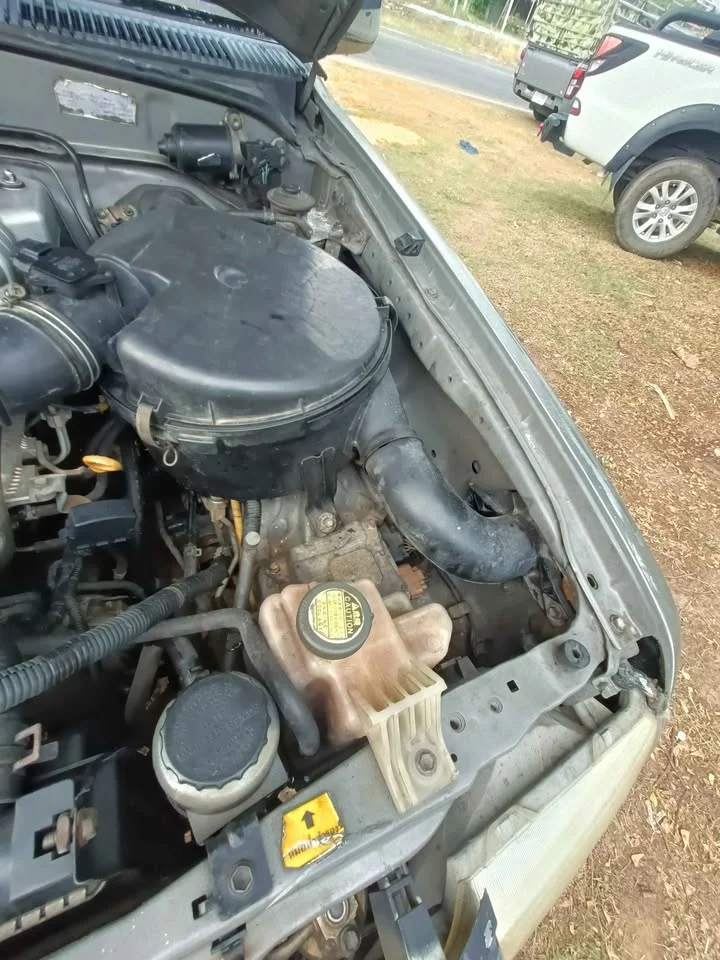 2003 Toyota Hilux Tiger VI 3