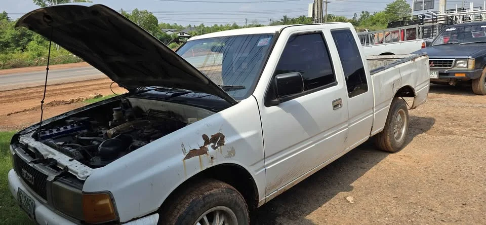 1997 Isuzu TFR III 3