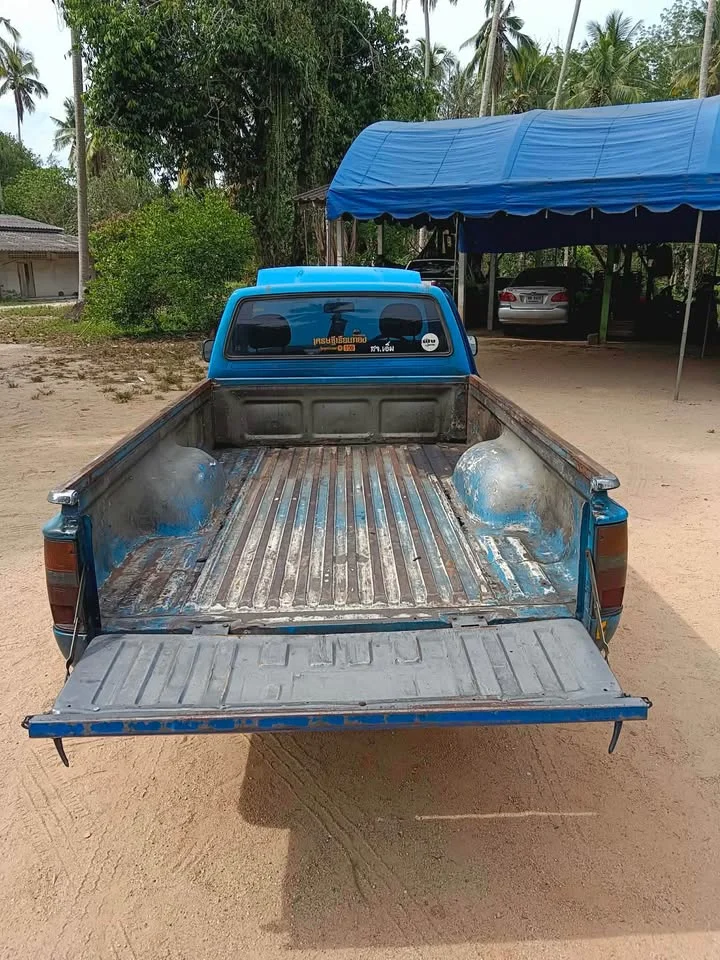 2027 Toyota Hilux Mighty-X V 3