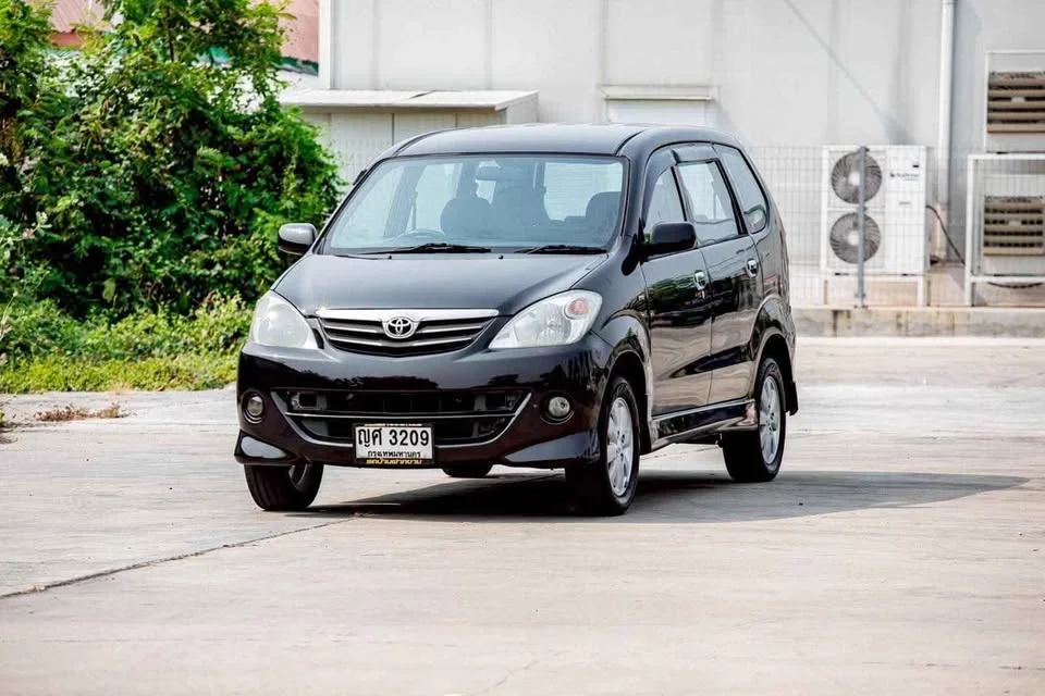 2011 Toyota Avanza I 2