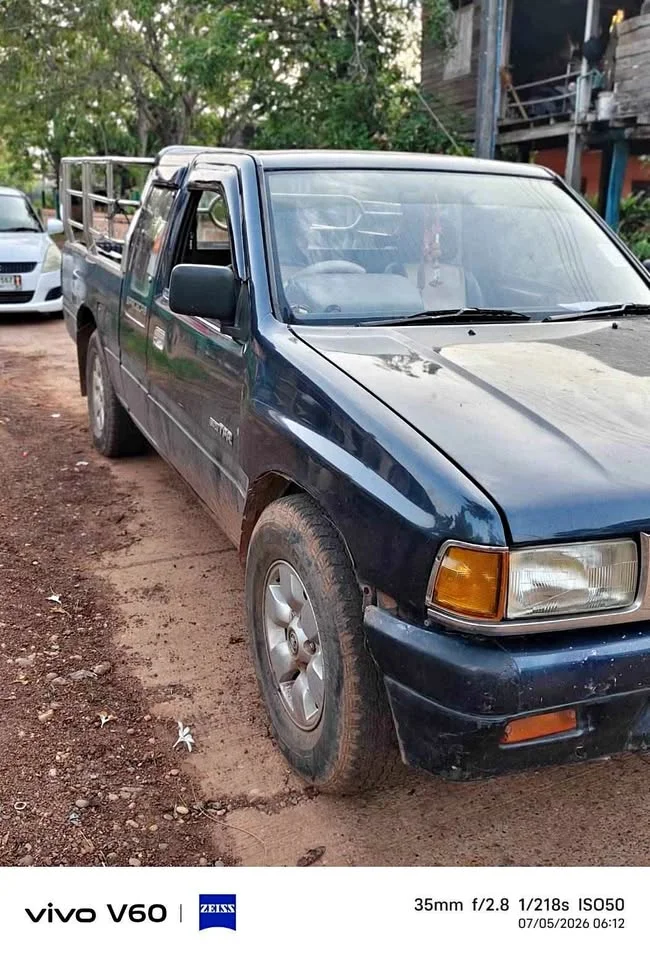 1996 Isuzu TFR III 3