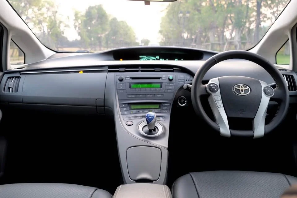 2011 Toyota Prius III 2
