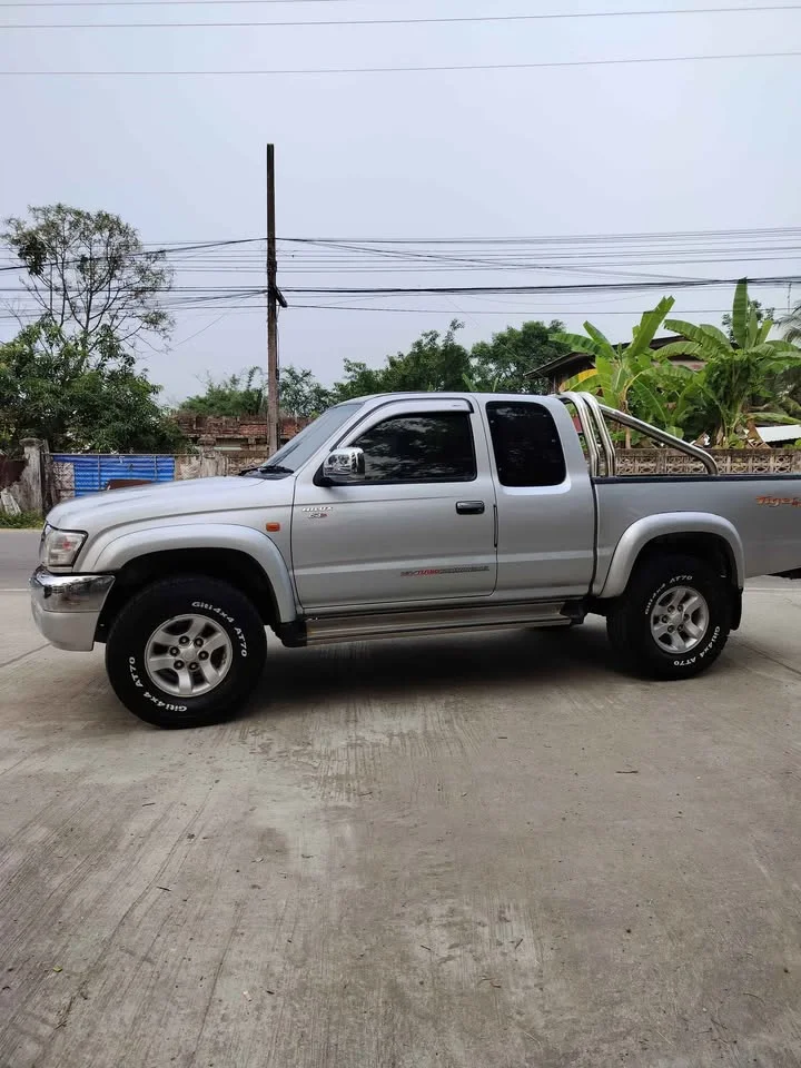 2001 Toyota Hilux Tiger VI 2